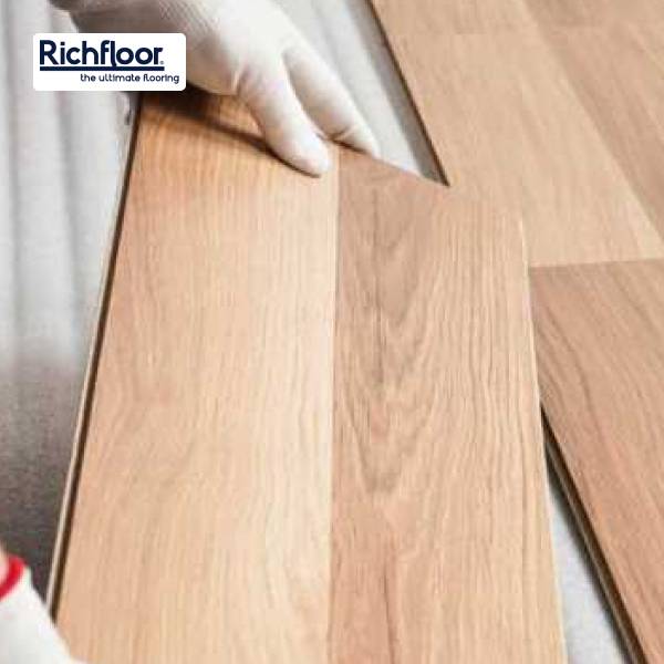 Richfloor cung cấp sàn nhựa giả gỗ chính hãng, đa dạng mẫu mã, chất lượng cao
