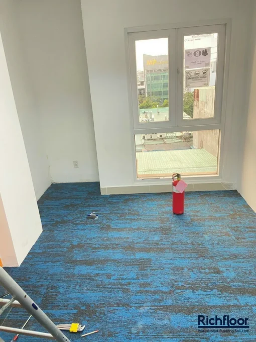 Thảm tấm văn phòng Goodflor Skywalk SK59 xanh dương - Hình ảnh 4