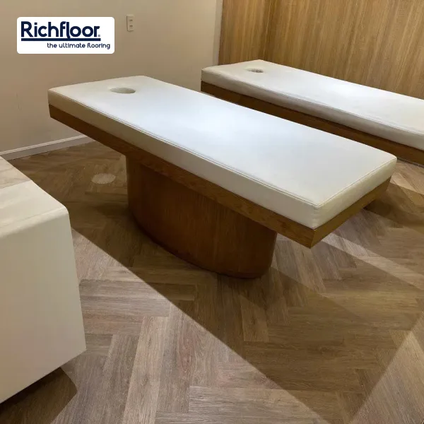 Các điểm cần lưu ý khi thi công sàn nhựa hèm khóa xương cá