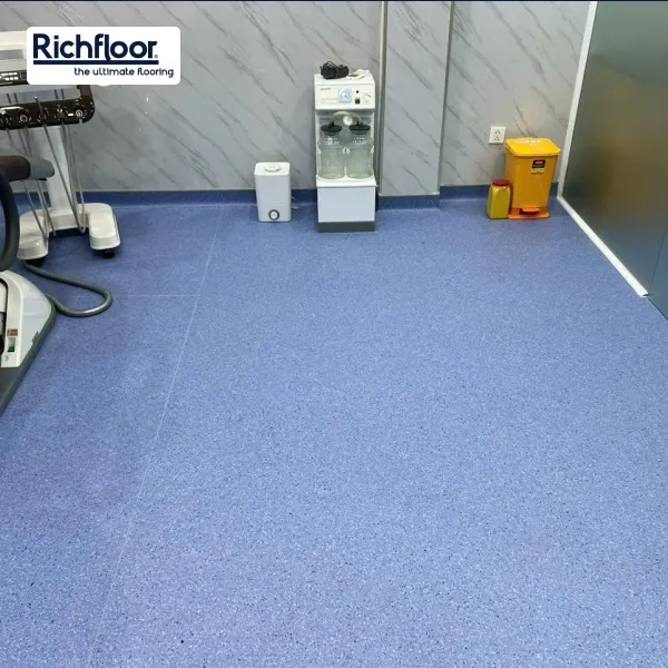 Lợi ích khi lắp đặt sàn Vinyl kháng khuẩn cho phòng tiểu phẫu