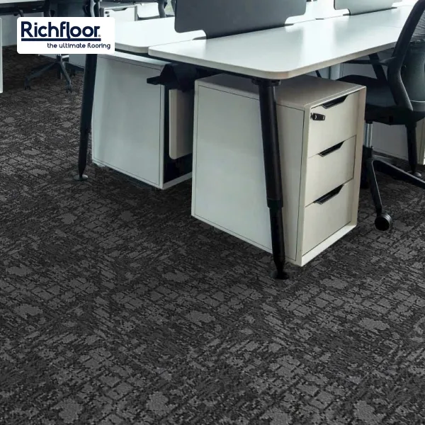 Chọn thảm văn phòng có màu sắc hài hòa với tổng thể không gian căn phòng