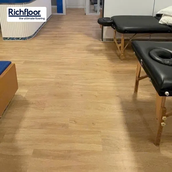 Sàn nhựa vân gỗ Richfloor chống thấm, chống trơn, bền màu vượt trội