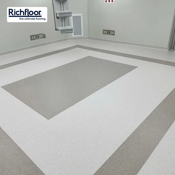 Sàn vinyl kháng khuẩn chống trầy xước, chịu lực tốt, lý tưởng cho bệnh viện