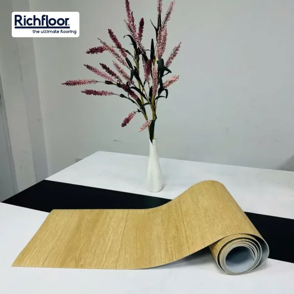 Sàn Vinyl cuộn nhiều lớp có tính an toàn và khả năng vệ sinh dễ dàng