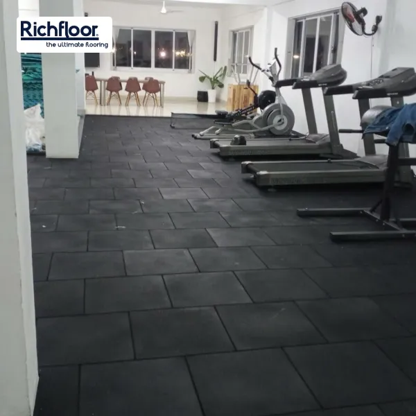 Gạch cao su chống trơn trượt phù hợp phòng tập gym