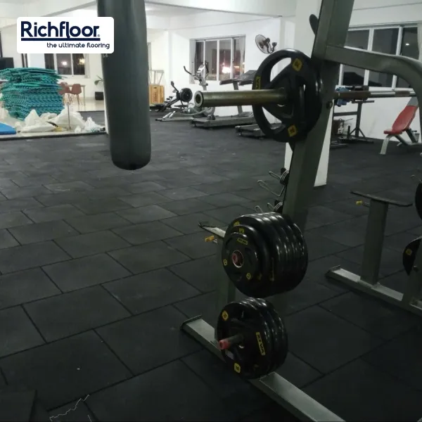 Gạch cao su tấm lâu bền hơn khi được bảo dưỡng