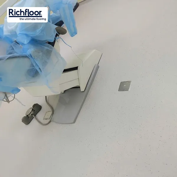 Sự phổ biến của sàn vinyl đồng nhất VCT trong phòng khám