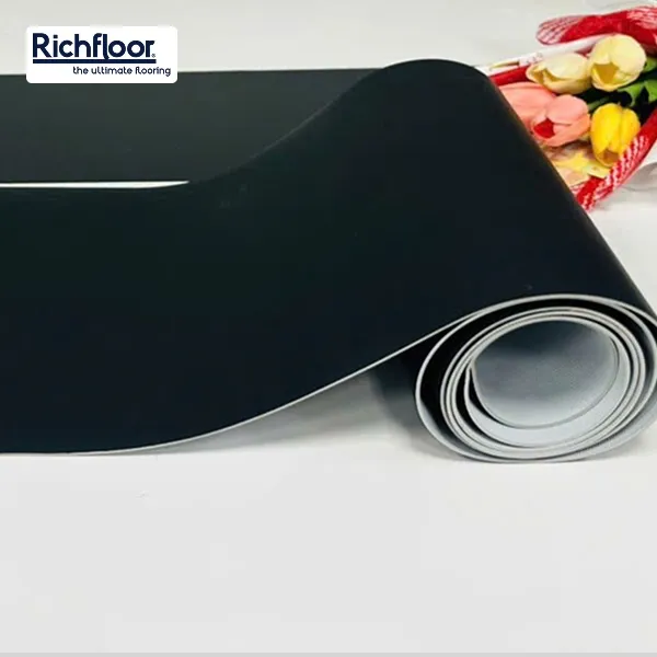 mua thảm nhựa màu đen lì không bóng uy tín