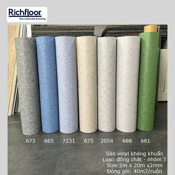 Khi chọn sàn nhựa Vinyl cuộn kháng khuẩn cần chú ý đến độ dày và khả năng chống mài mòn.