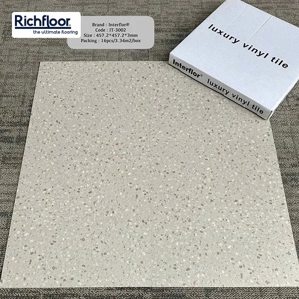 Sàn nhựa terrazzo IT-3002 phù hợp cho phòng khách, phòng bếp và nhiều không gian sinh hoạt khác.