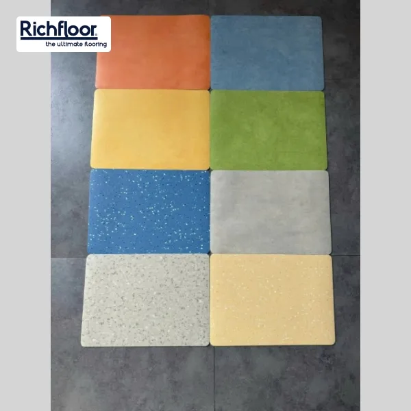 Sản phẩm sàn nhựa dạng cuộn giá rẻ đa dạng mẫu mã, đáp ứng nhiều nhu cầu thẩm mỹ.