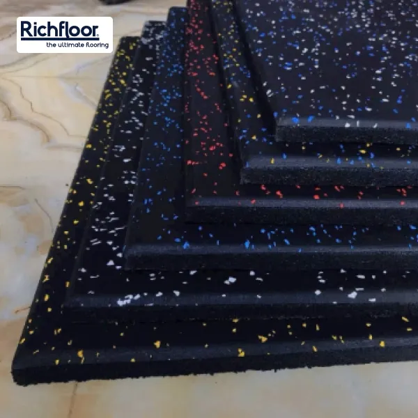 Ưu điểm của gạch cao su EPDM là độ bền cao, giảm chấn tốt và dễ dàng thi công.