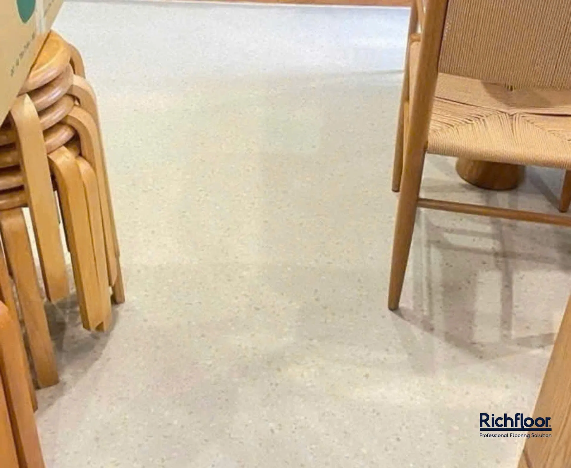 Sàn Vinyl Tấm Terrazzo Tông Kem Chấm Bi Cho Trường Học Và Phòng Vui Chơi Của Trẻ - Ảnh 5