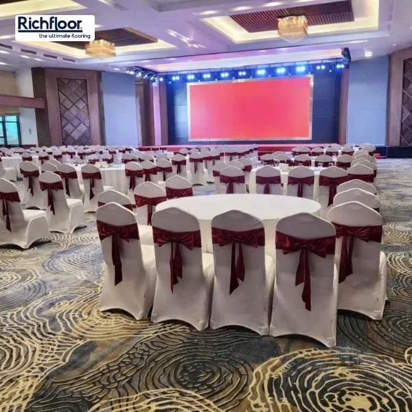 Thảm hoa văn xanh dương bông lớn tại Richfloor với đa dạng mẫu mã, chất liệu và quy cách cho các công trình cao cấp